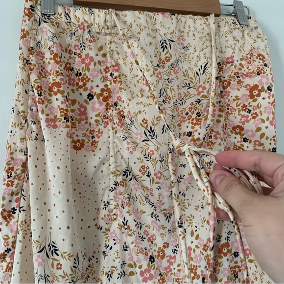 Silky midi skirt women’s - Picture 4 of 8